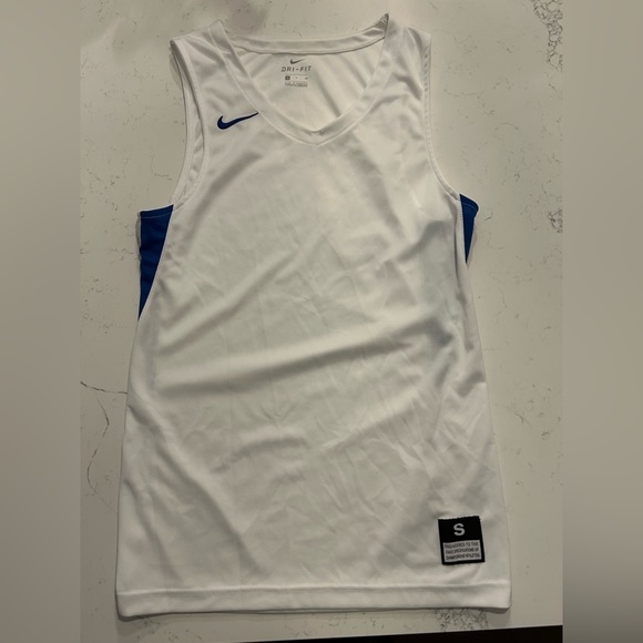 Nike Sleeveless - Picture 1 of 1
